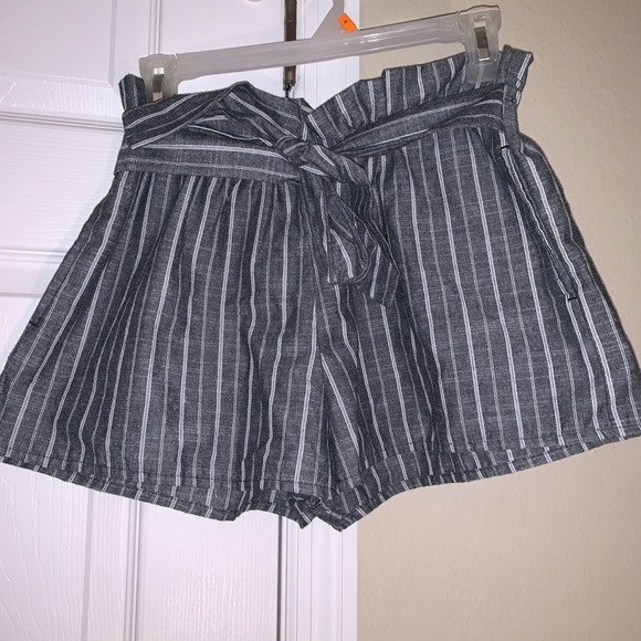 Great& white shorts - Picture 1 of 2